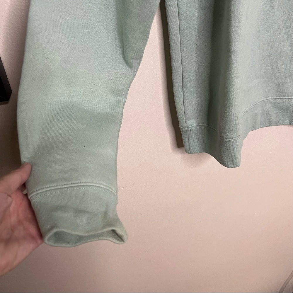 Glossier Green Crewneck Sweatshirt Cozy Academia Pale Green Cozy Campus - Picture 4 of 10